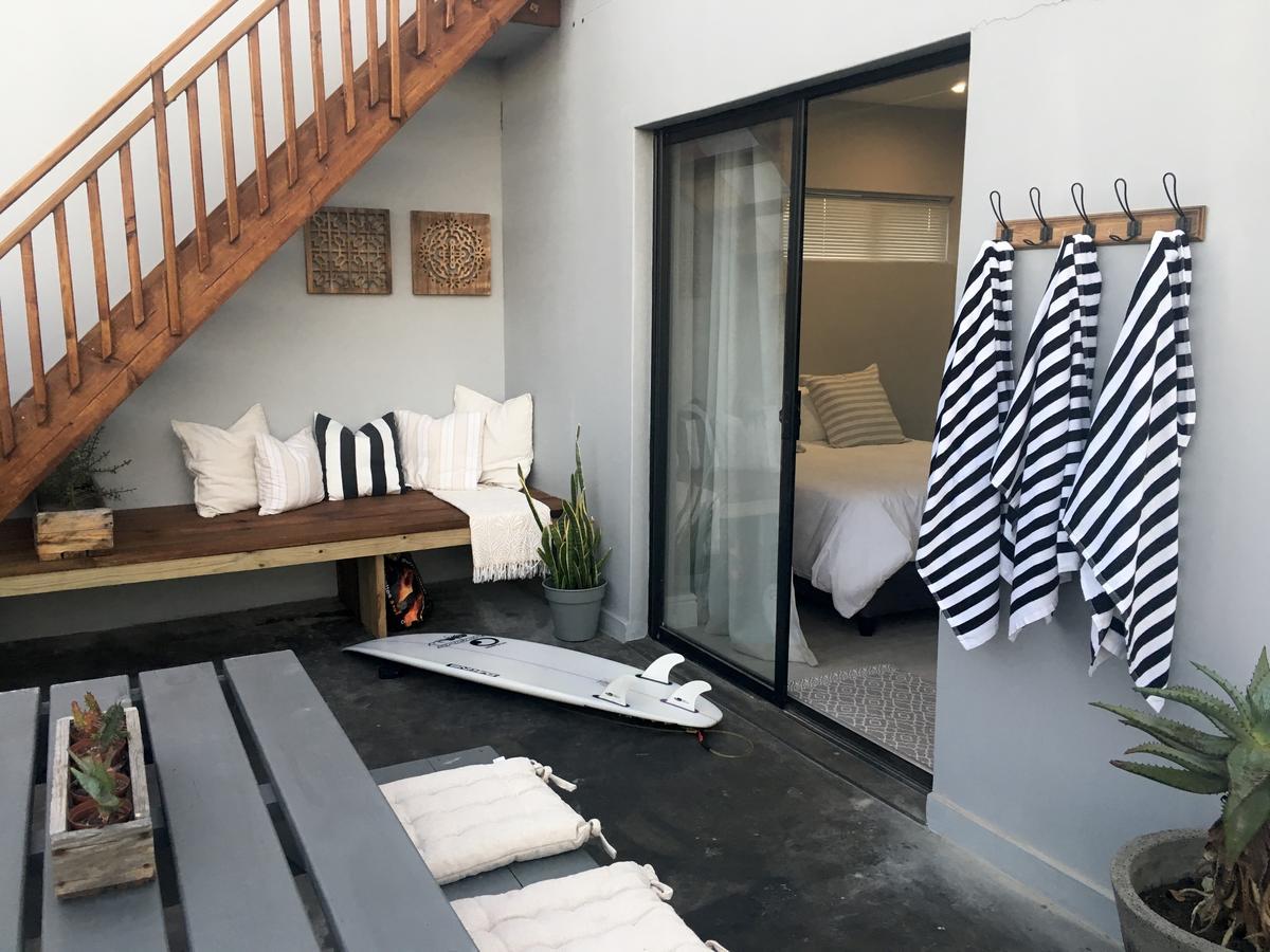 Lower Point Surf Studio Jeffreys Bay Extérieur photo